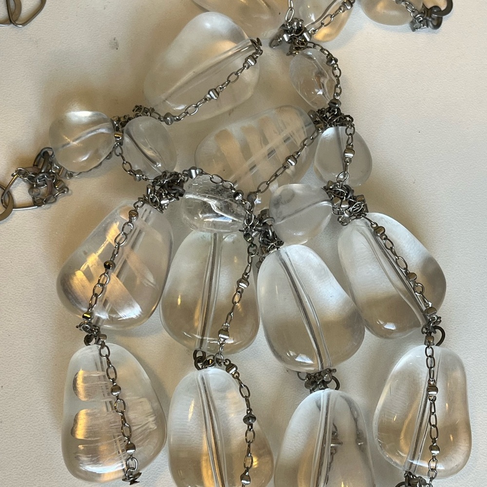 Chico’s Fashion Designed Statement Clear Acrylic Ice Stoned Strand Necklace 42” - Picture 4 of 6